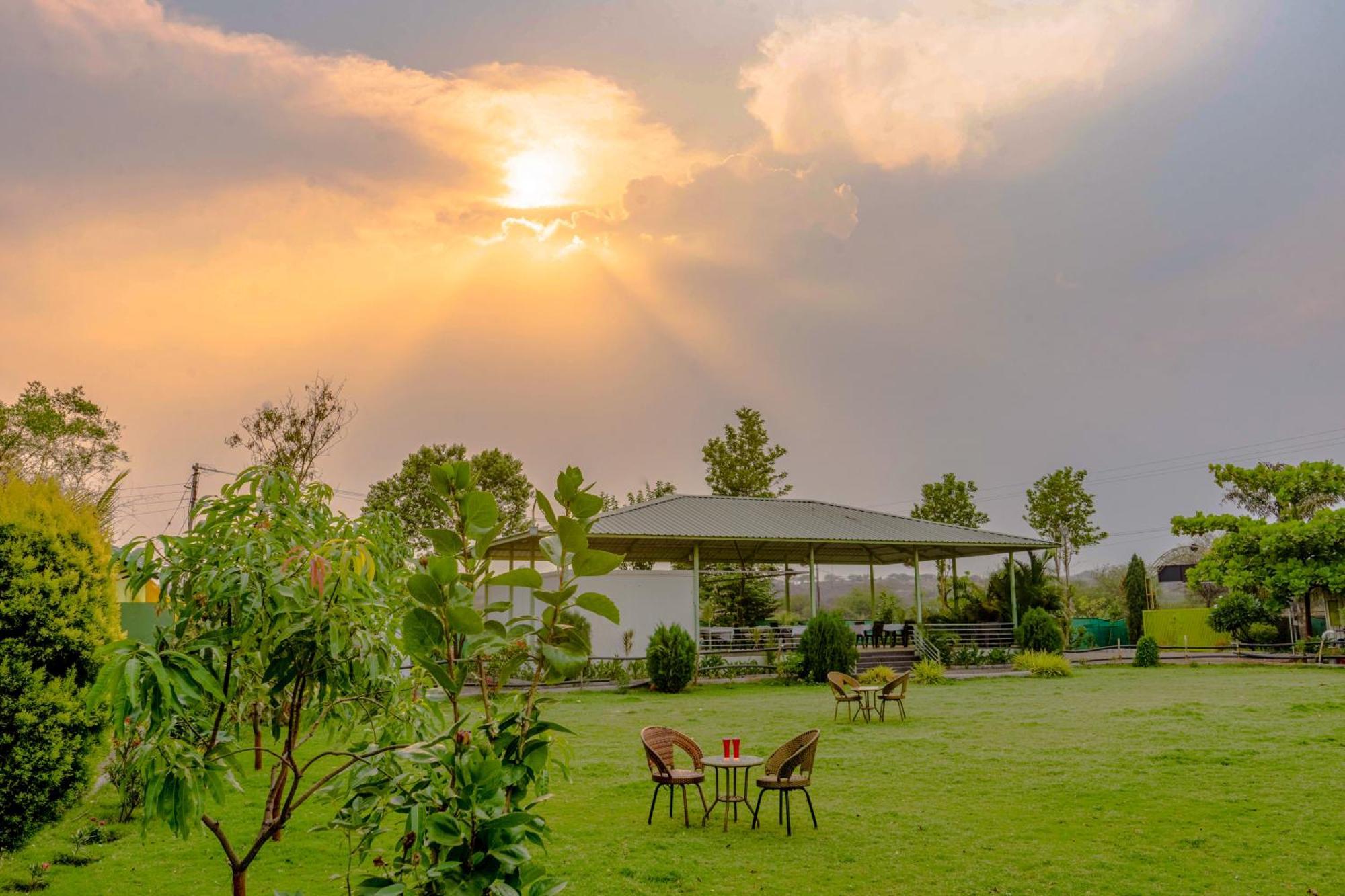 The Riverine Stay By The Lake Igatpuri Bagian luar foto