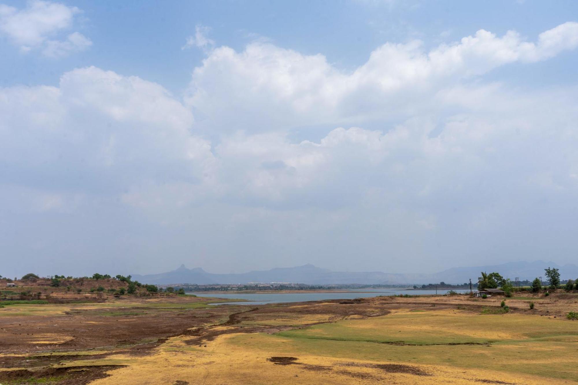 The Riverine Stay By The Lake Igatpuri Bagian luar foto