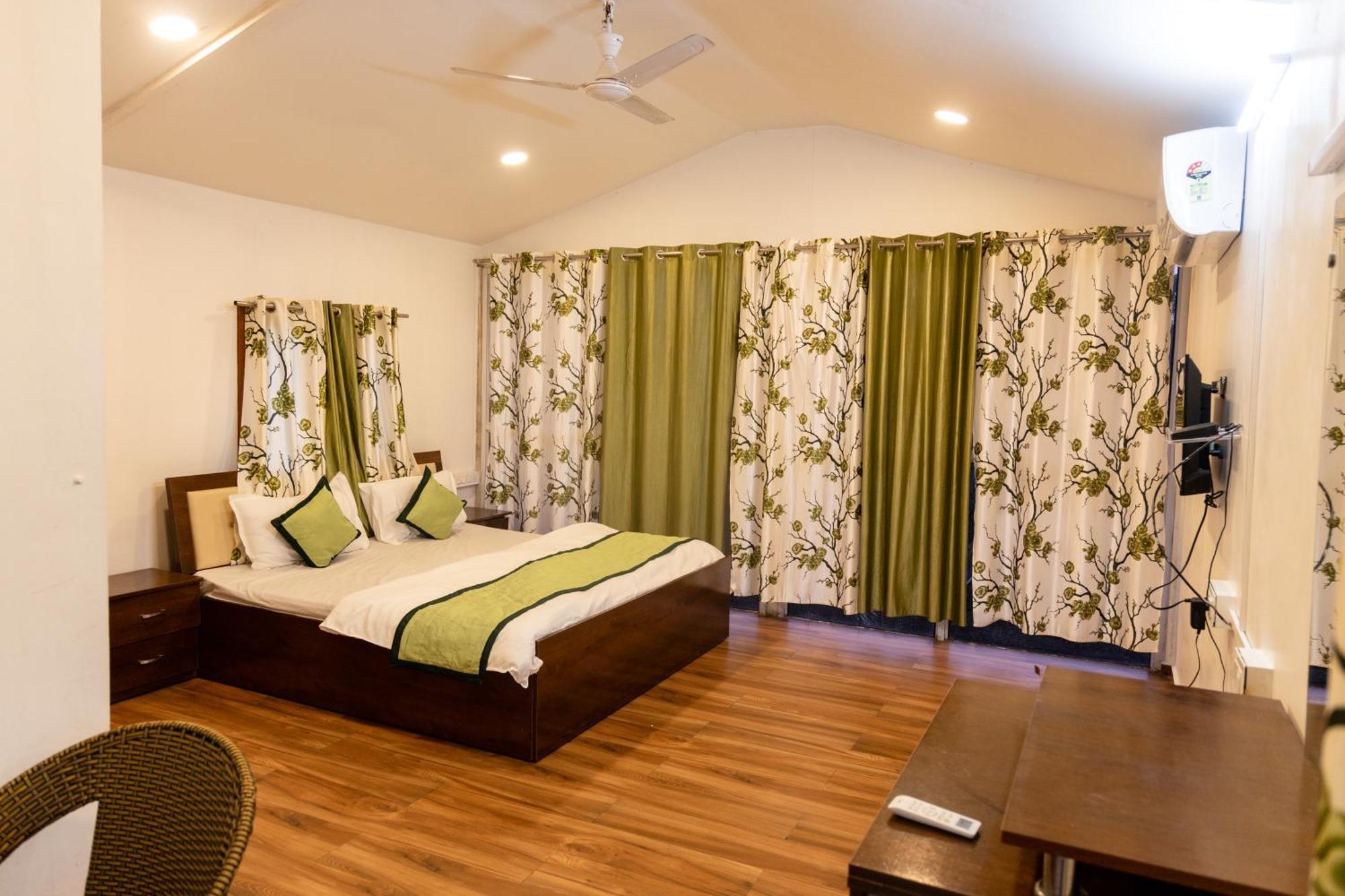The Riverine Stay By The Lake Igatpuri Bagian luar foto